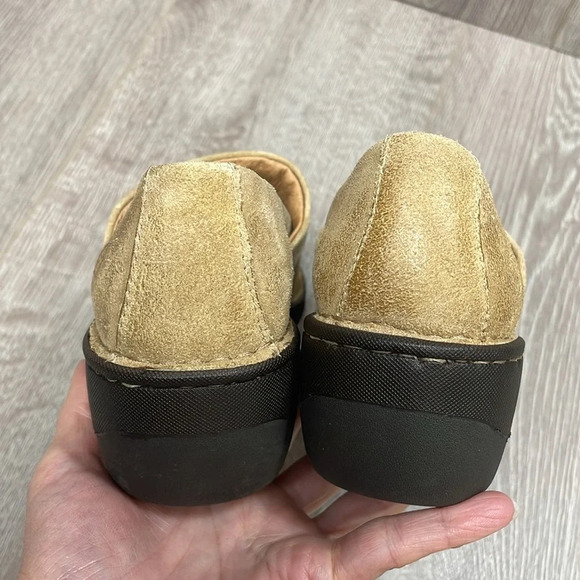 NWOT Born Toby Duo Style F36102 Mais Distressed Suede 7M - Picture 13 of 15